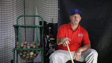 Kris Bryant hits cage with dad to tweak swing into MVP form